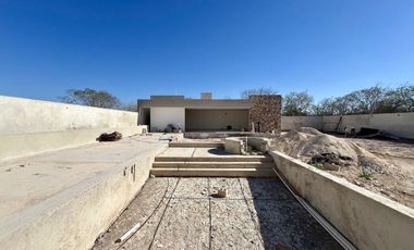 ESPECTACULAR CASA EN PREVENTA DE UNA PLANTA CON SALON DE AREA SOCIAL EN CHICXULU