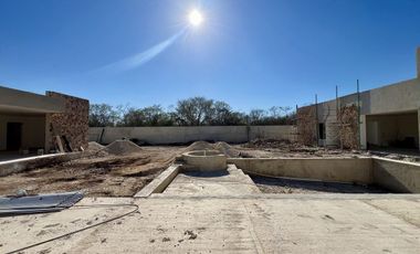 ESPECTACULAR CASA EN PREVENTA DE UNA PLANTA CON SALON DE AREA SOCIAL EN CHICXULU