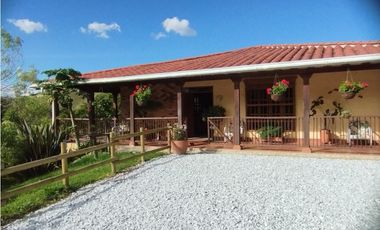 Venta de finca en vereda Altos del Mercado, Marinilla