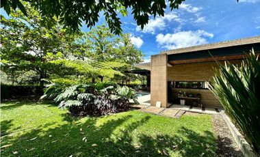 Casa campestre con diseño exclusivo en Cerritos - Pereira