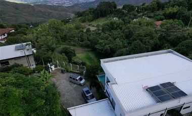 CASA CAMPESTRE EN VENTA VIA CALI-YUMBO DAPA