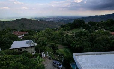 CASA CAMPESTRE EN VENTA VIA CALI-YUMBO DAPA