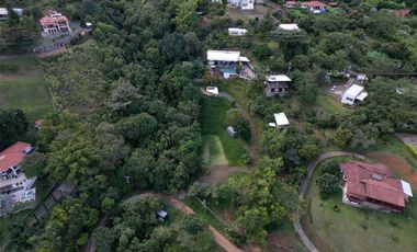 CASA CAMPESTRE EN VENTA VIA CALI-YUMBO DAPA