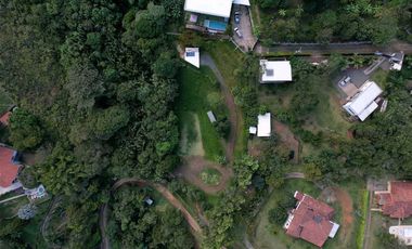 CASA CAMPESTRE EN VENTA VIA CALI-YUMBO DAPA