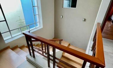 CASA EN VENTA EN CIUDAD  BUGAMBILIAS