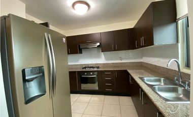 PH Clayton Park 1 | Apartamento Amoblado de 3 Recámaras + 2 Parking