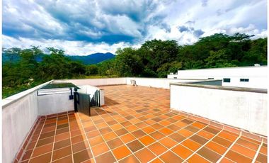 Venta casa finca de 2 niveles en unidad cerrada en Sopetran, Antioquia