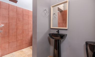 Renta casa amoblada en Alto de Las Palmas con diseño artistico