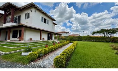 Finca nueva en venta / permuta en parcelación - Santa Elena El Cerrito