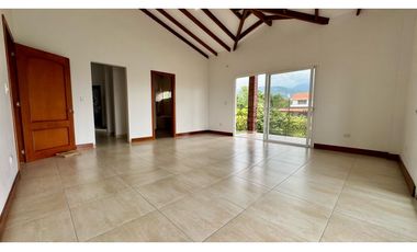 Finca nueva en venta / permuta en parcelación - Santa Elena El Cerrito