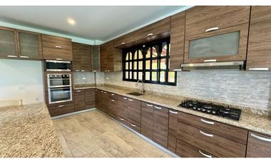 Finca nueva en venta / permuta en parcelación - Santa Elena El Cerrito