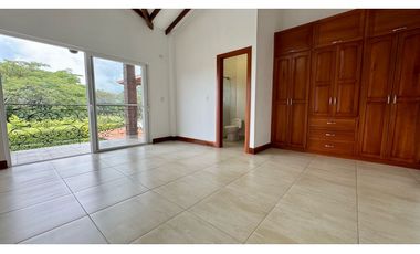Finca nueva en venta / permuta en parcelación - Santa Elena El Cerrito