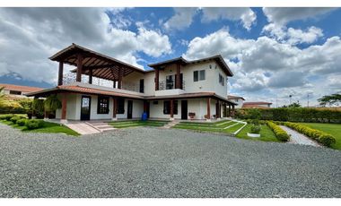 Finca nueva en venta / permuta en parcelación - Santa Elena El Cerrito