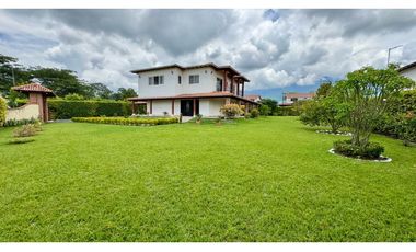 Finca nueva en venta / permuta en parcelación - Santa Elena El Cerrito