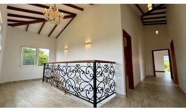 Finca nueva en venta / permuta en parcelación - Santa Elena El Cerrito