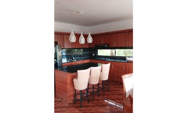 Linda Finca de 1883 M2 en 950 mill en La Capilla, Via Cachipay Cund.