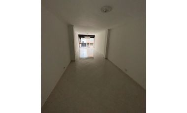 Arriendo local comercial en La América