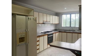 APARTAMENTO AVENIDA LA TOMA