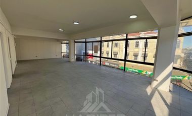 Oficina en Arriendo en COD38510 Oficina con Excelente Ubicación y Gran Visibilidad en Centro de Temuco