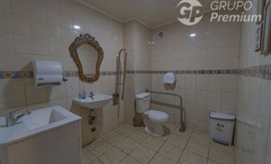 Sitio en Venta en Huerfanos, Amunategui/ SE VENDE EXCELENTE local comercial, restaurant con patentes y equipamiento, Negocio totalmente activo