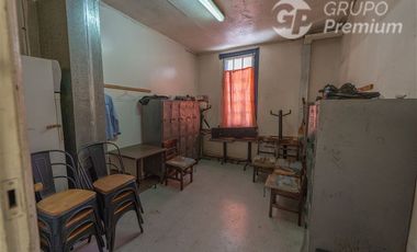 Sitio en Venta en Huerfanos, Amunategui/ SE VENDE EXCELENTE local comercial, restaurant con patentes y equipamiento, Negocio totalmente activo
