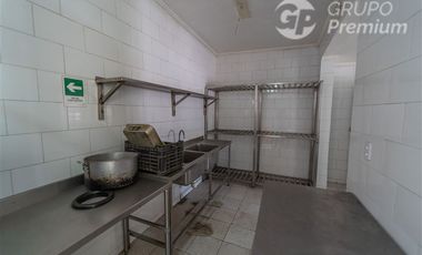 Sitio en Venta en Huerfanos, Amunategui/ SE VENDE EXCELENTE local comercial, restaurant con patentes y equipamiento, Negocio totalmente activo