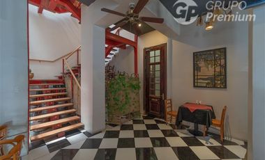Sitio en Venta en Huerfanos, Amunategui/ SE VENDE EXCELENTE local comercial, restaurant con patentes y equipamiento, Negocio totalmente activo