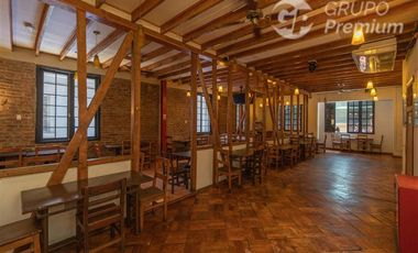 Sitio en Venta en Huerfanos, Amunategui/ SE VENDE EXCELENTE local comercial, restaurant con patentes y equipamiento, Negocio totalmente activo