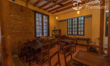 Sitio en Venta en Huerfanos, Amunategui/ SE VENDE EXCELENTE local comercial, restaurant con patentes y equipamiento, Negocio totalmente activo