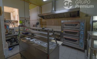 Sitio en Venta en Huerfanos, Amunategui/ SE VENDE EXCELENTE local comercial, restaurant con patentes y equipamiento, Negocio totalmente activo