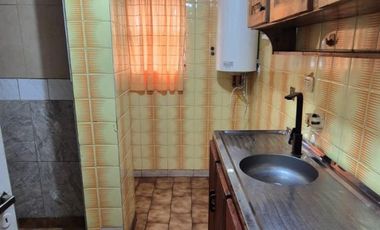 DEPARTAMENTO CÉNTRICO EN VENTA - APTO CRÉDITO HIPOTECARIO-.