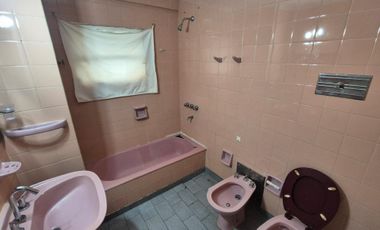 DEPARTAMENTO CÉNTRICO EN VENTA - APTO CRÉDITO HIPOTECARIO-.