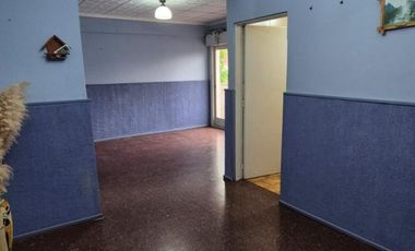 DEPARTAMENTO CÉNTRICO EN VENTA - APTO CRÉDITO HIPOTECARIO-.