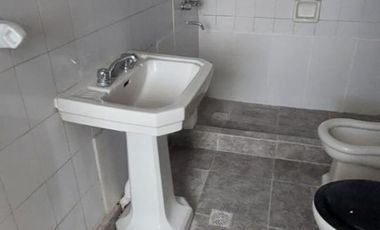 Alquiler Casa 3 dormitorios patio garage en Guemes $910.000 finales.