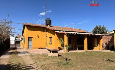Casa en Venta en El Carmen,  a solo una Cuadra de la Plaza Principal