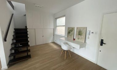 Departamento Duplex de Estilo Antiguo Totalmente reciclado a nuevo 2 dormitorios