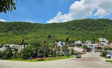 Venta de casa nueva en Cumbres del Cimatario con recamara en PB