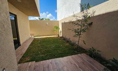 Venta de casa nueva en Cumbres del Cimatario con recamara en PB