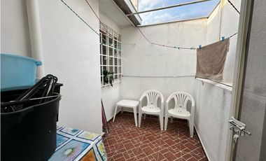 Renta casa de un piso amueblada en esquina en Paseos del Bosque