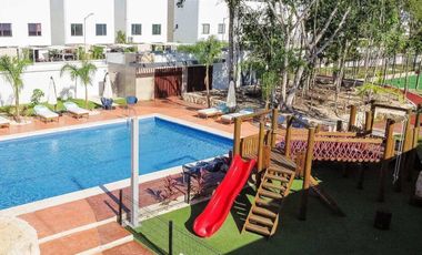 Townhouse en Venta en Bali Residencial, Playa del Carmen.