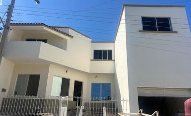 CASA EN RENTA EN FRACCIONAMIENTO COLINAS DEL SUR