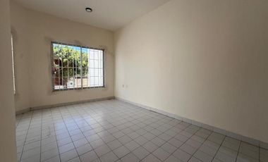 CASA EN RENTA EN FRACCIONAMIENTO COLINAS DEL SUR