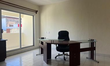 CASA EN RENTA EN FRACCIONAMIENTO COLINAS DEL SUR