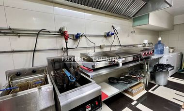 Local comercial operativo, salida metro Ciudad del Niño