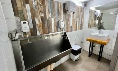 Local comercial operativo, salida metro Ciudad del Niño
