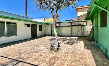 Estupenda casa uso comercial al lado del metro el parrón