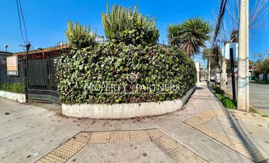 Gran terreno dos casas y dos locales comerciales