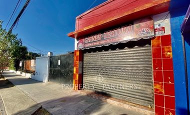 Gran terreno dos casas y dos locales comerciales