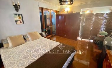 Gran terreno dos casas y dos locales comerciales