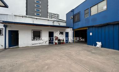 Venta de galpón comercial con oficinas